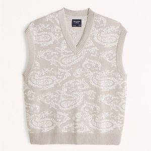 NWT Abercrombie tan and cream paisley oversized V-neck vest